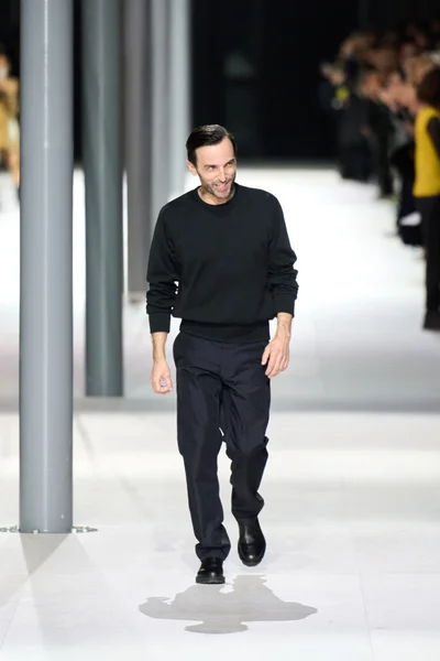 Look 64
